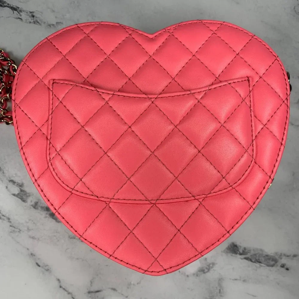Chanel Pink Heart Bag 22S CC In Love Leather Crossbody bag NEW Authentic - Picture 4 of 15